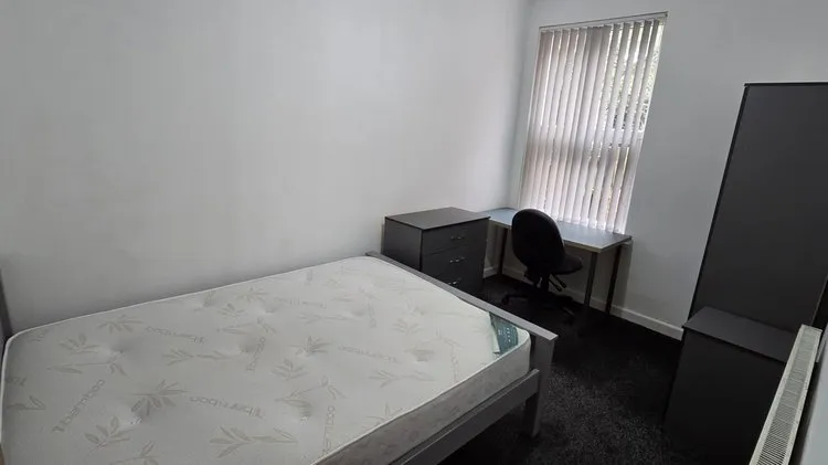 112 Lenton Boulevard // 7 Bed Student House NG7 2BZ - Thumbnail 9